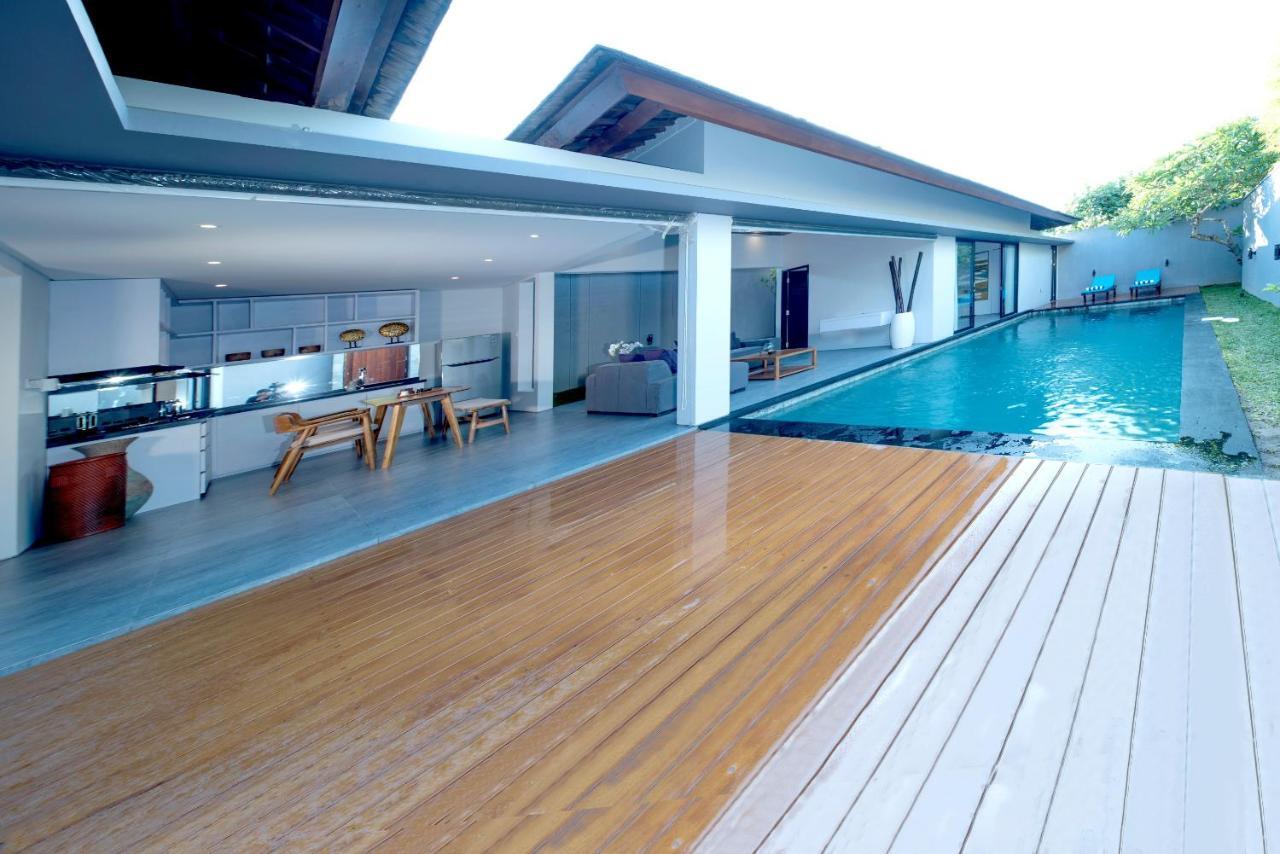 Villa DeDayuh Seminyak Luaran gambar