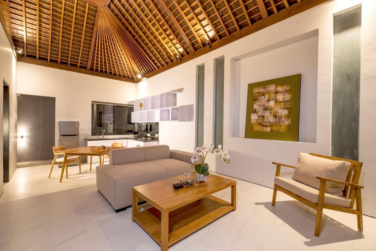 Villa DeDayuh Seminyak Luaran gambar