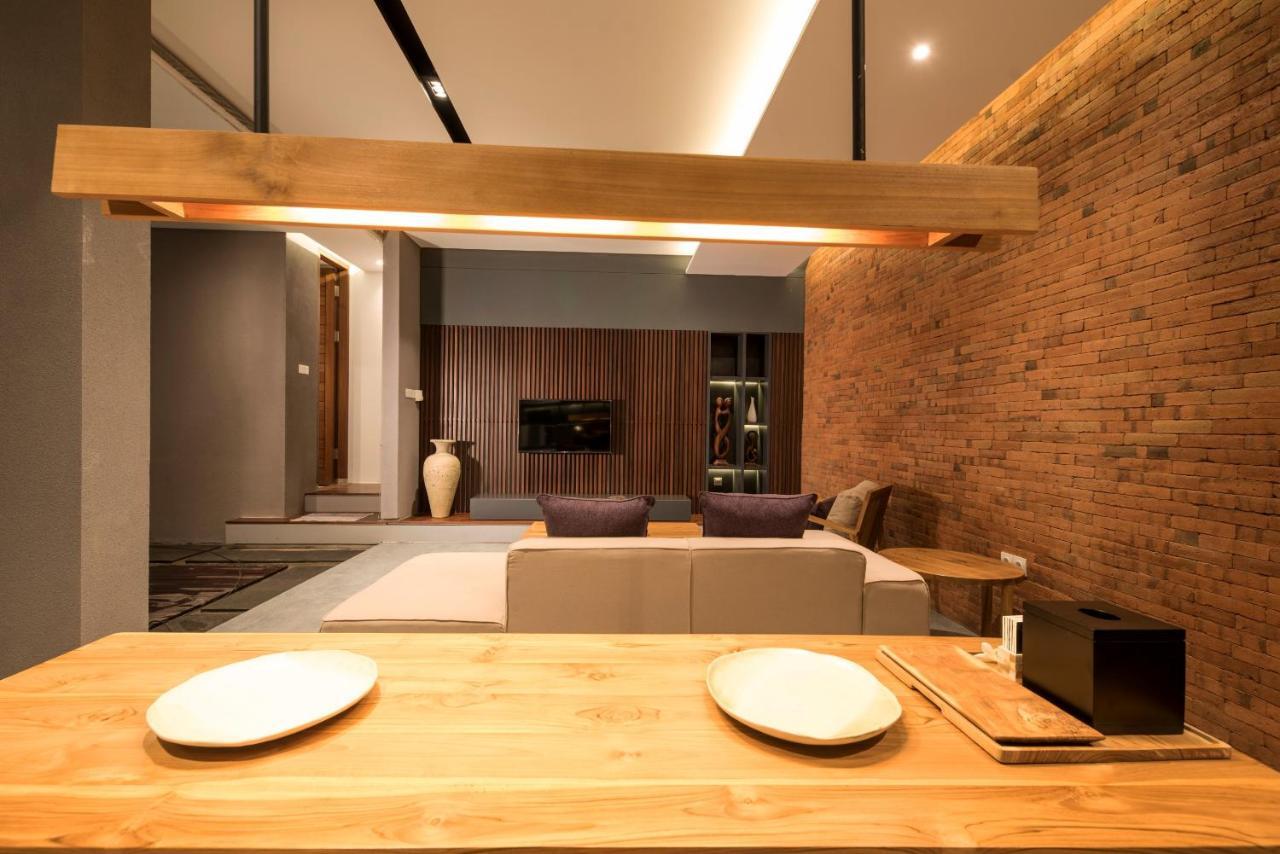 Villa DeDayuh Seminyak Luaran gambar
