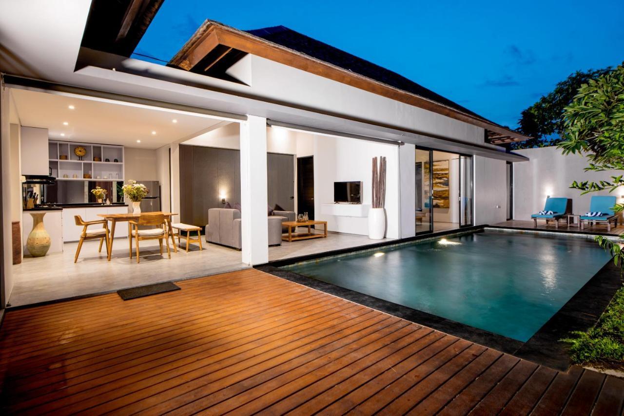 Villa DeDayuh Seminyak Luaran gambar
