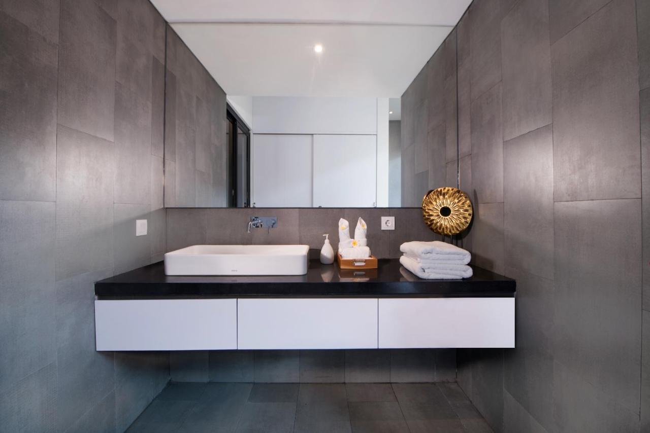 Villa DeDayuh Seminyak Luaran gambar